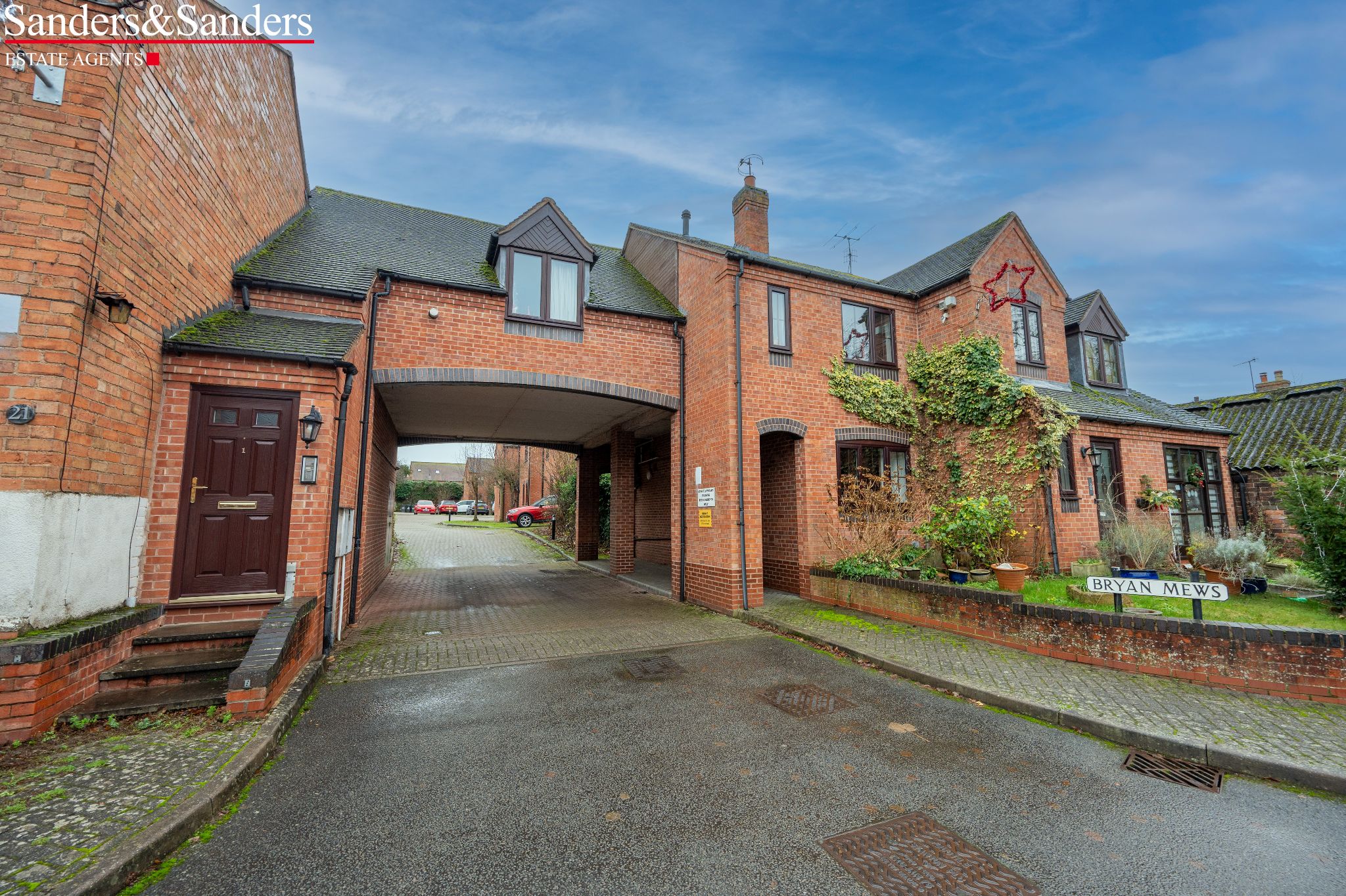 2 bedroom flat flat/apartment For Sale in Bidford-on-avon, Alcester - Photograph 1