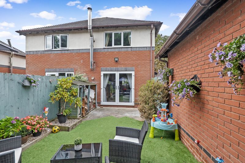 2 bedroom semi-detached house For Sale in Salford Priors, Evesham - Photograph 11