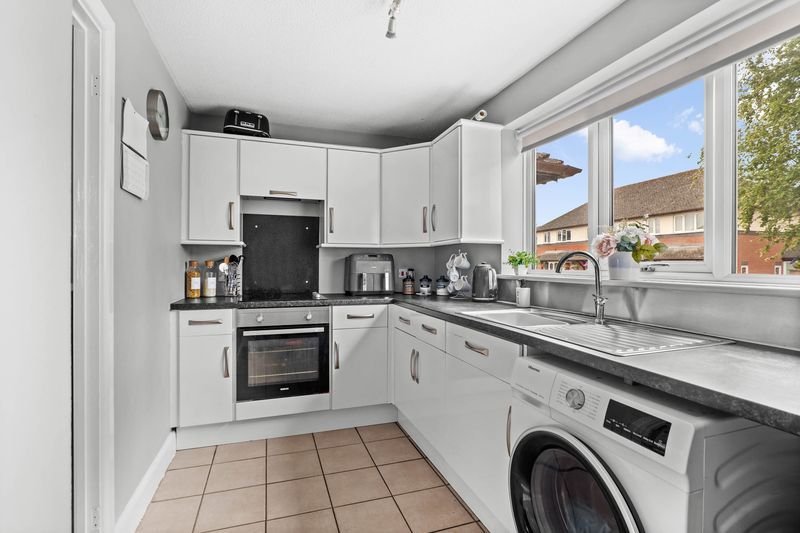 2 bedroom semi-detached house For Sale in Salford Priors, Evesham - Photograph 4
