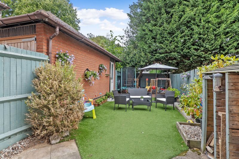 2 bedroom semi-detached house For Sale in Salford Priors, Evesham - Photograph 10