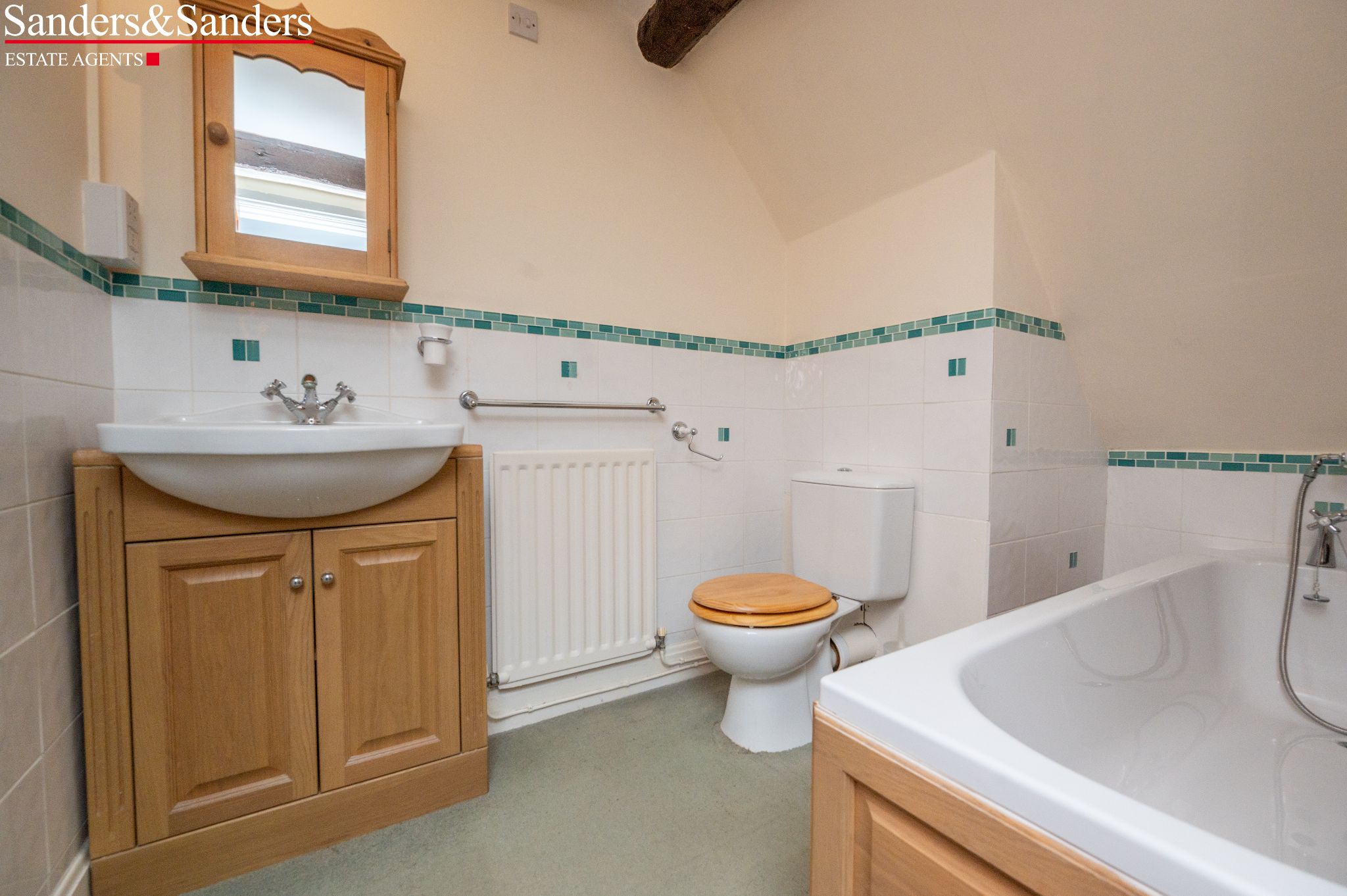 3 bedroom semi-detached house For Sale in Great Alne, Alcester - Photograph 20