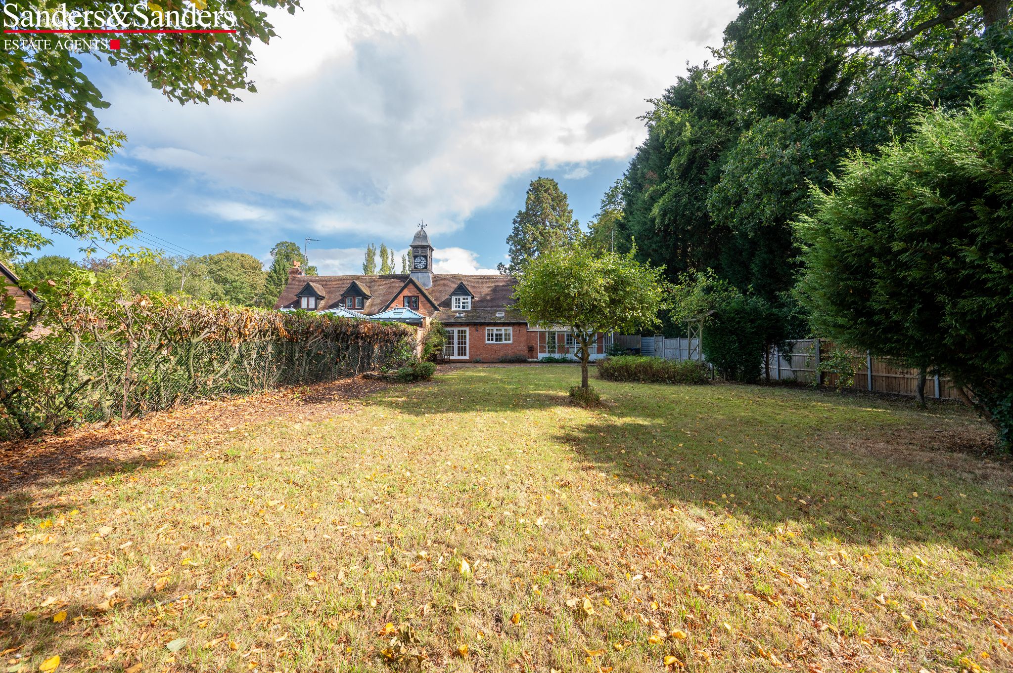 3 bedroom semi-detached house For Sale in Great Alne, Alcester - Photograph 2