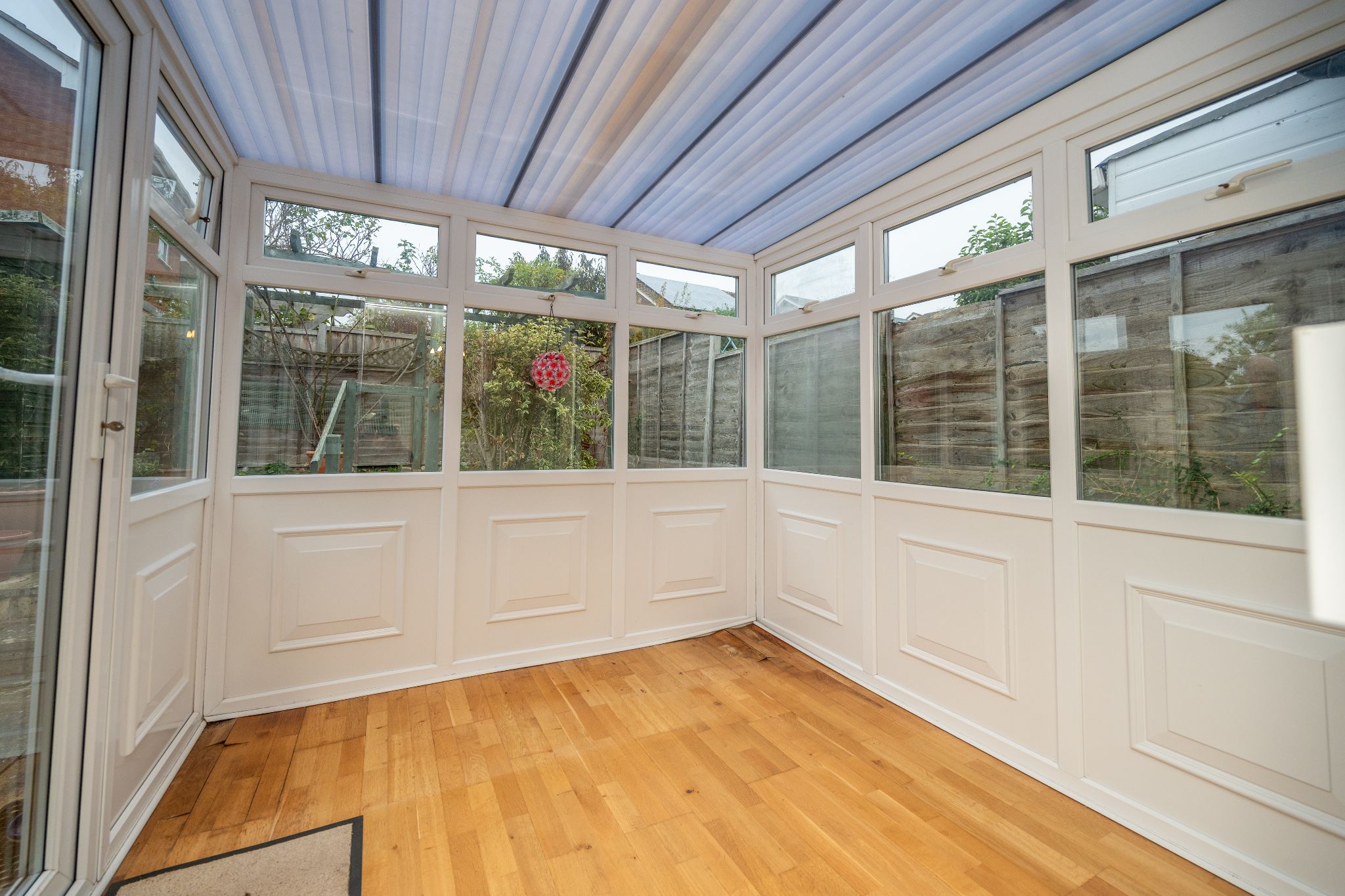 2 bedroom terraced bungalow For Sale in Bidford-on-avon, Alcester - Photograph 6