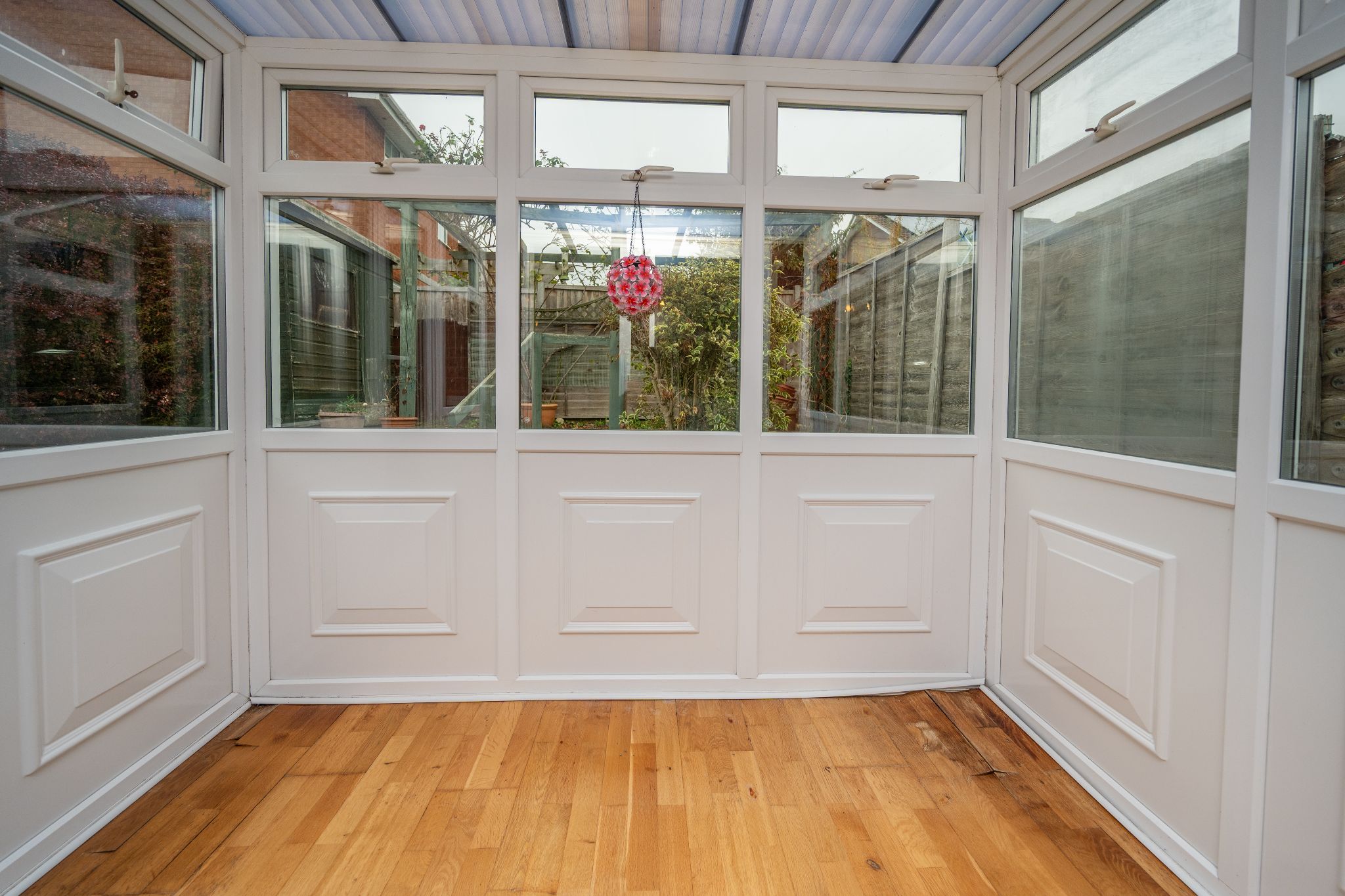 2 bedroom terraced bungalow For Sale in Bidford-on-avon, Alcester - Photograph 8