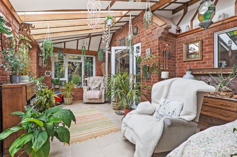 6 bedroom detached house For Sale in Holberrow Green, Redditch - Photograph 15