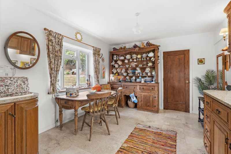 6 bedroom detached house For Sale in Holberrow Green, Redditch - Photograph 12
