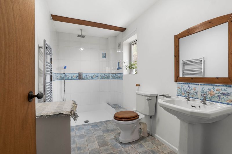 6 bedroom detached house For Sale in Holberrow Green, Redditch - Photograph 19