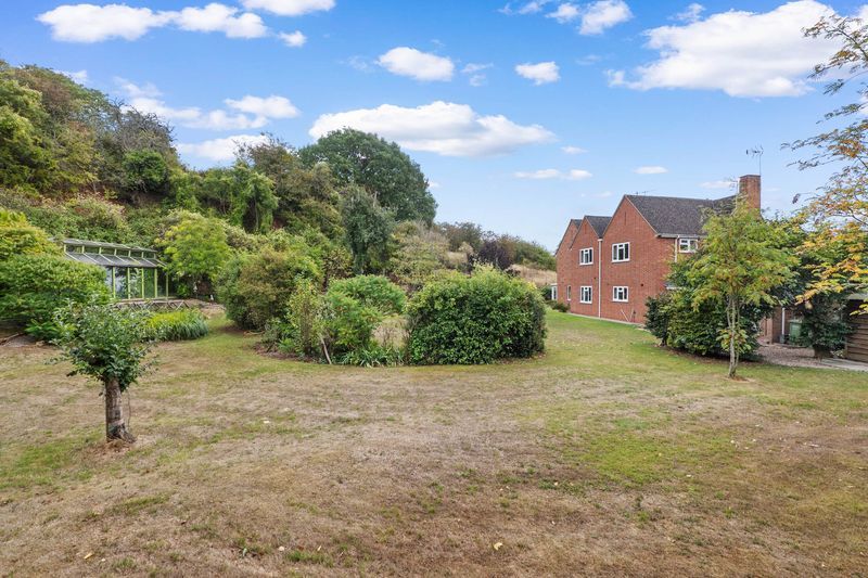 6 bedroom detached house For Sale in Holberrow Green, Redditch - Photograph 28