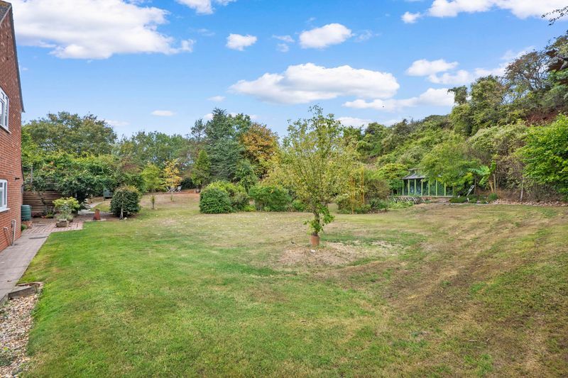 6 bedroom detached house For Sale in Holberrow Green, Redditch - Photograph 27