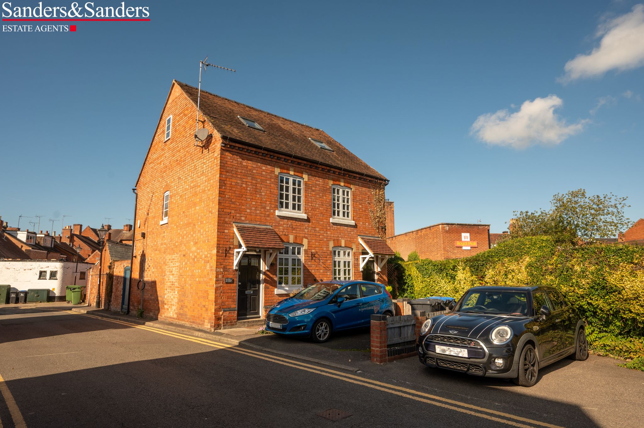 2 bedroom semi-detached house For Sale Alcester - Photograph 21
