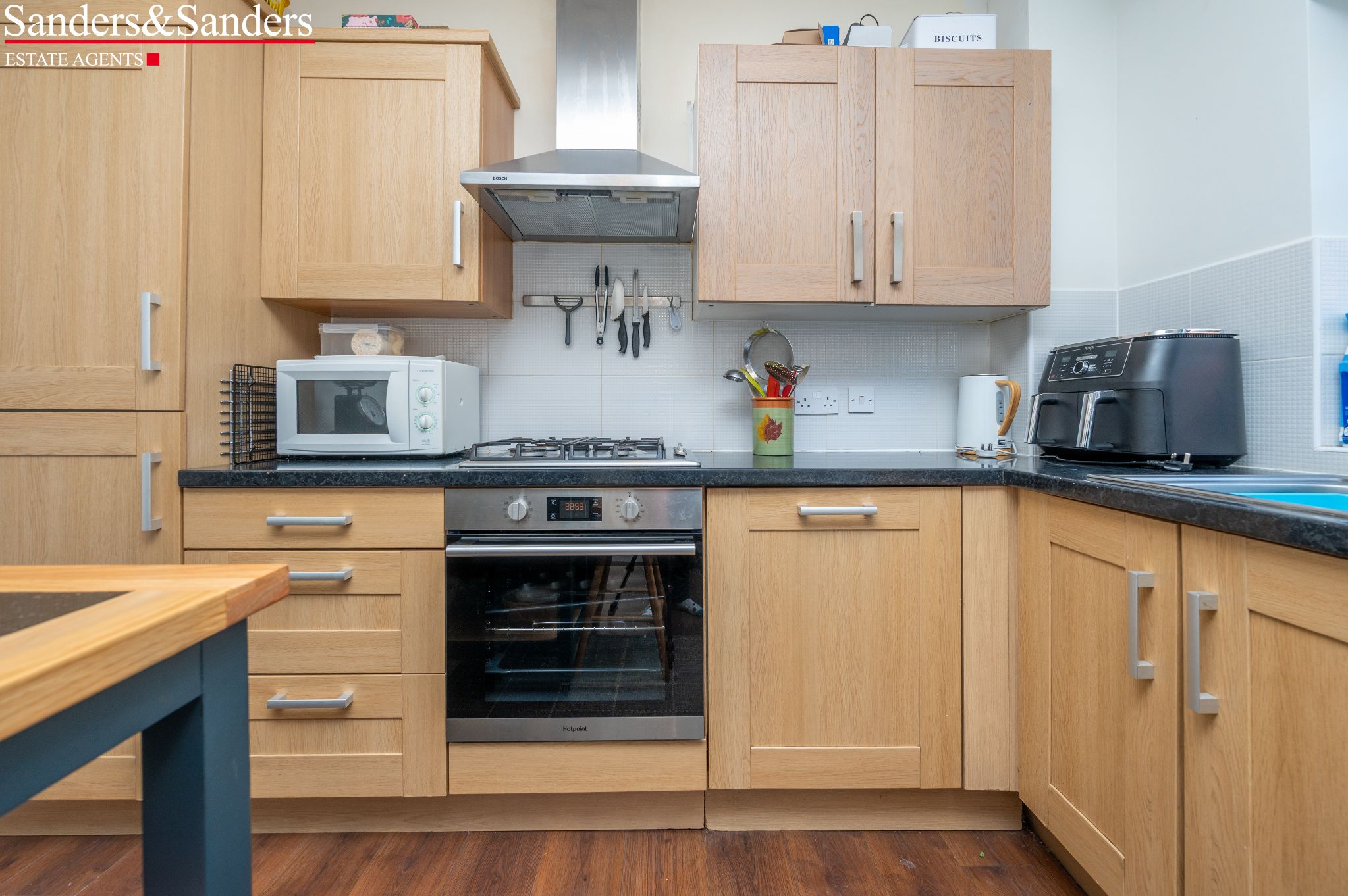 2 bedroom semi-detached house For Sale Alcester - Photograph 5