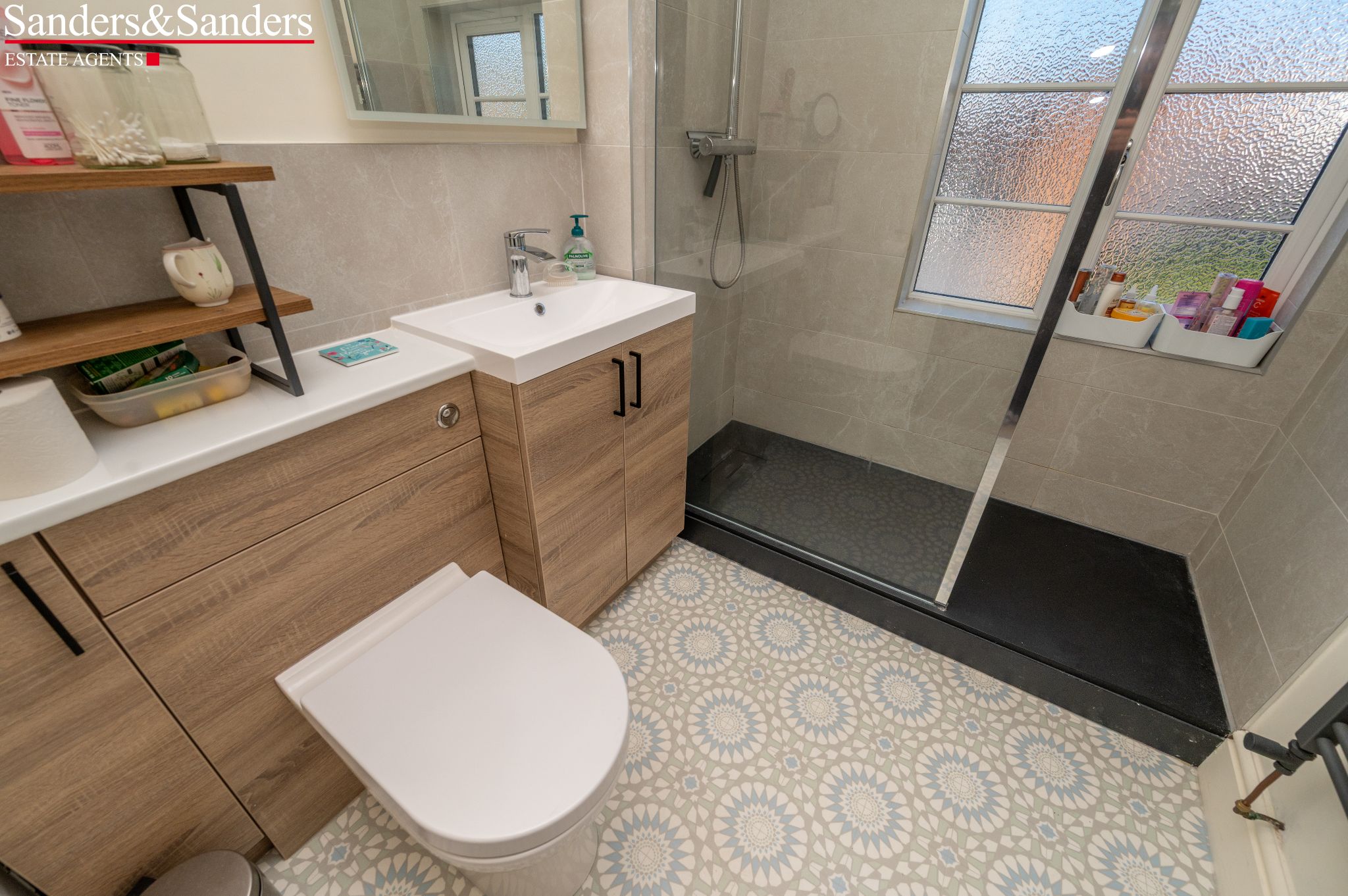 2 bedroom semi-detached house For Sale Alcester - Photograph 11