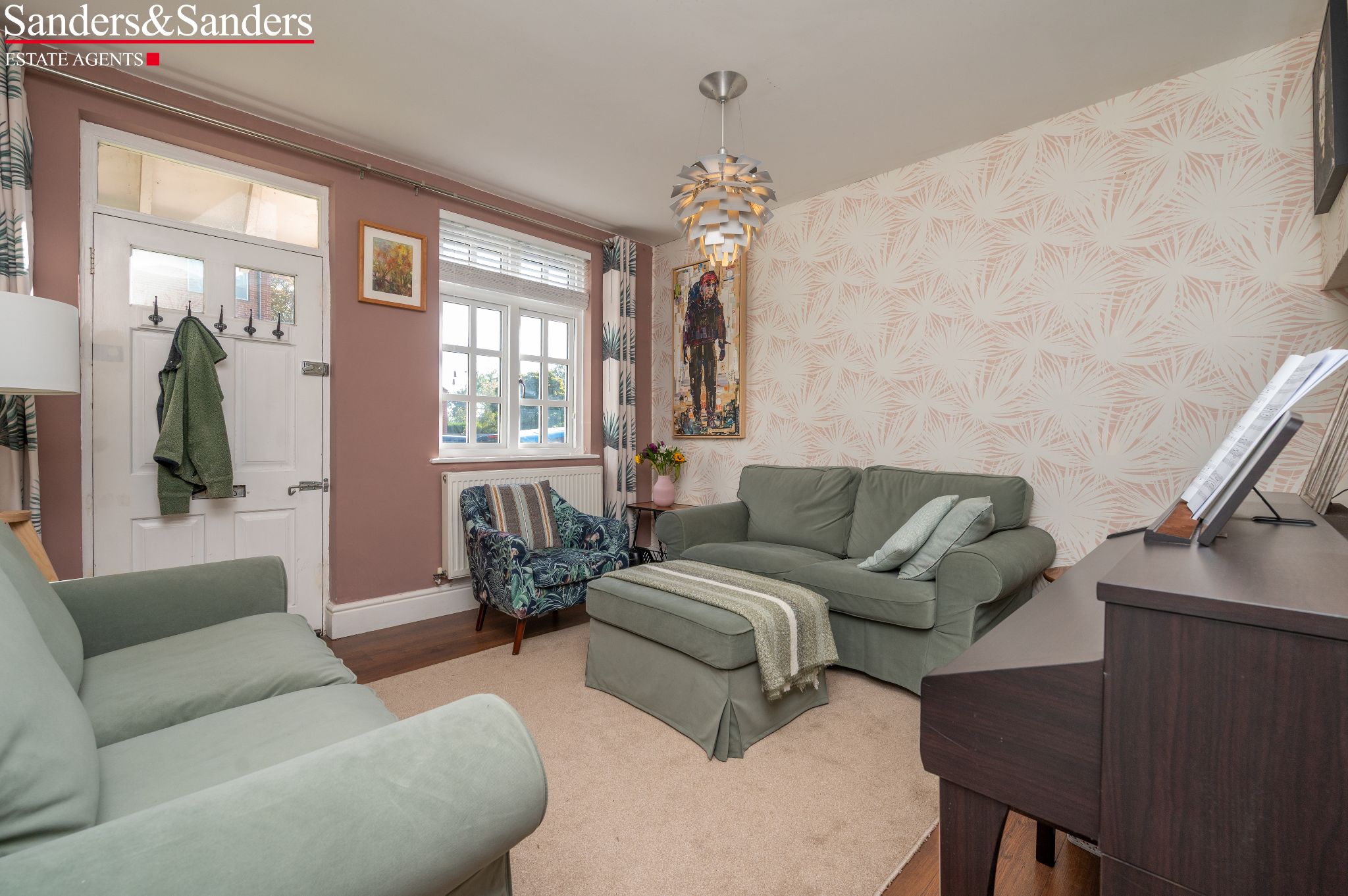 2 bedroom semi-detached house For Sale Alcester - Photograph 7