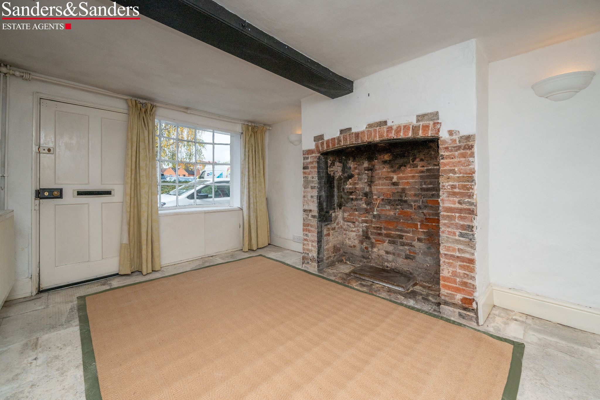 2 bedroom cottage house For Sale Alcester - Photograph 4