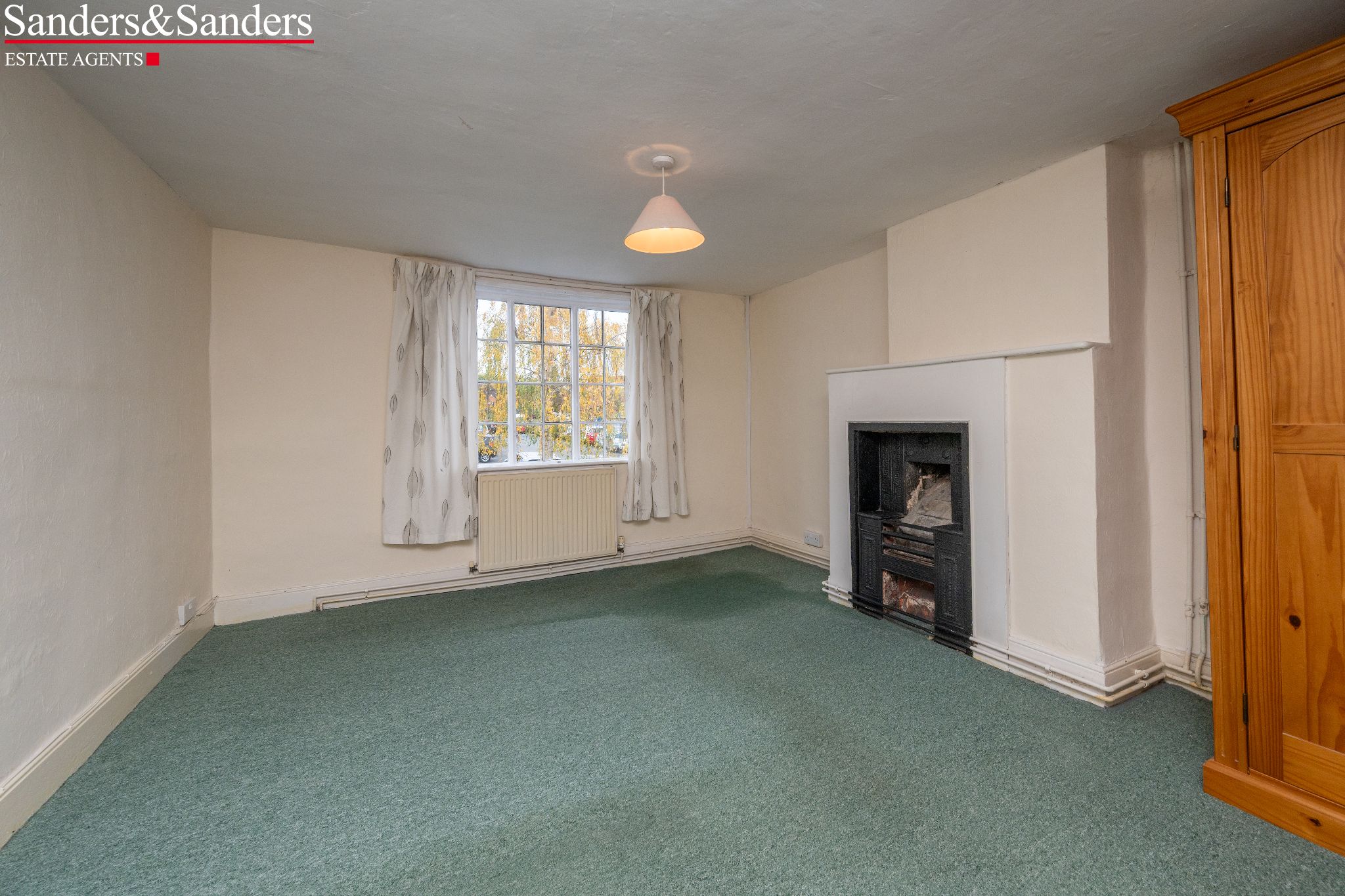 2 bedroom cottage house For Sale Alcester - Photograph 13