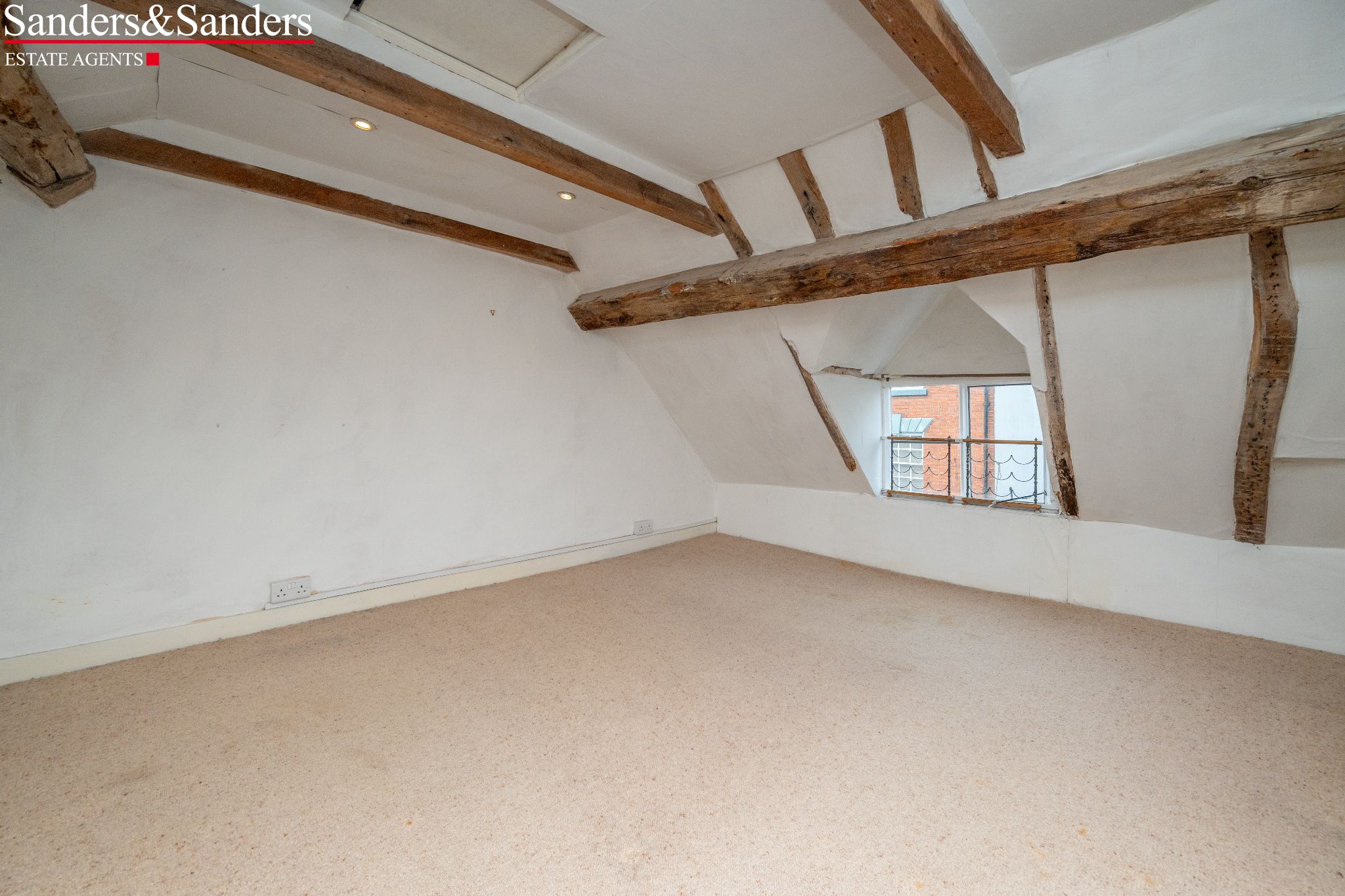 2 bedroom cottage house For Sale Alcester - Photograph 16