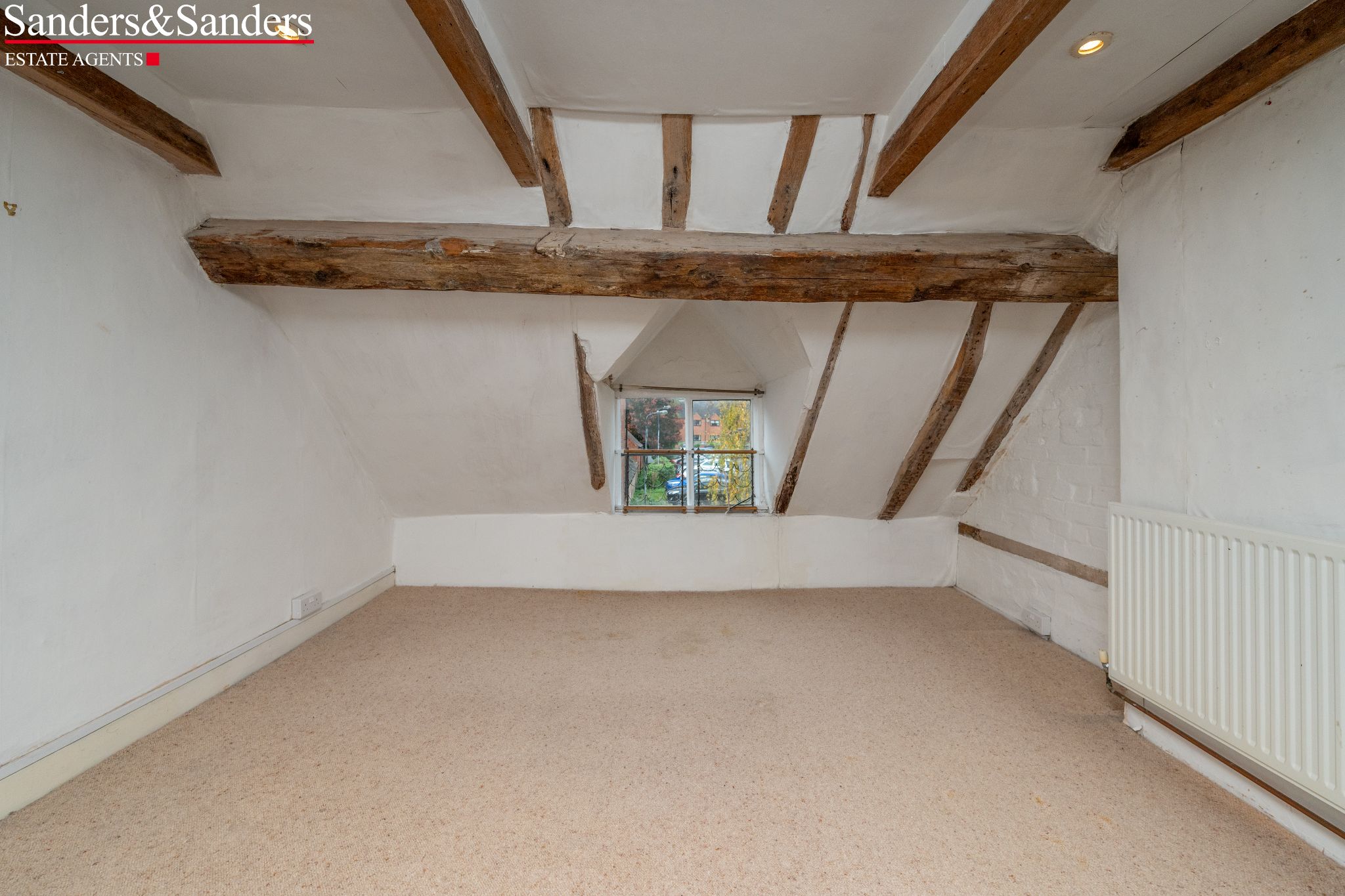 2 bedroom cottage house For Sale Alcester - Photograph 18