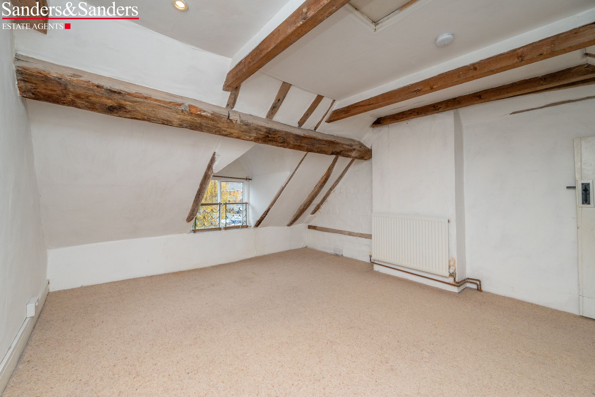 2 bedroom cottage house For Sale Alcester - Photograph 17