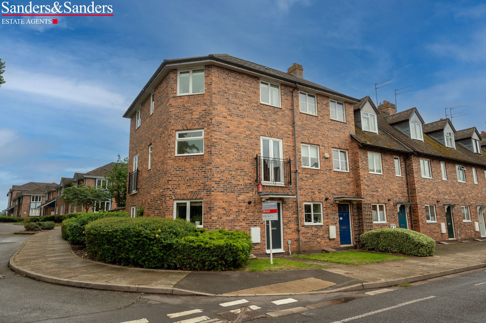 3 bedroom end terraced house For Sale Alcester - Photograph 1