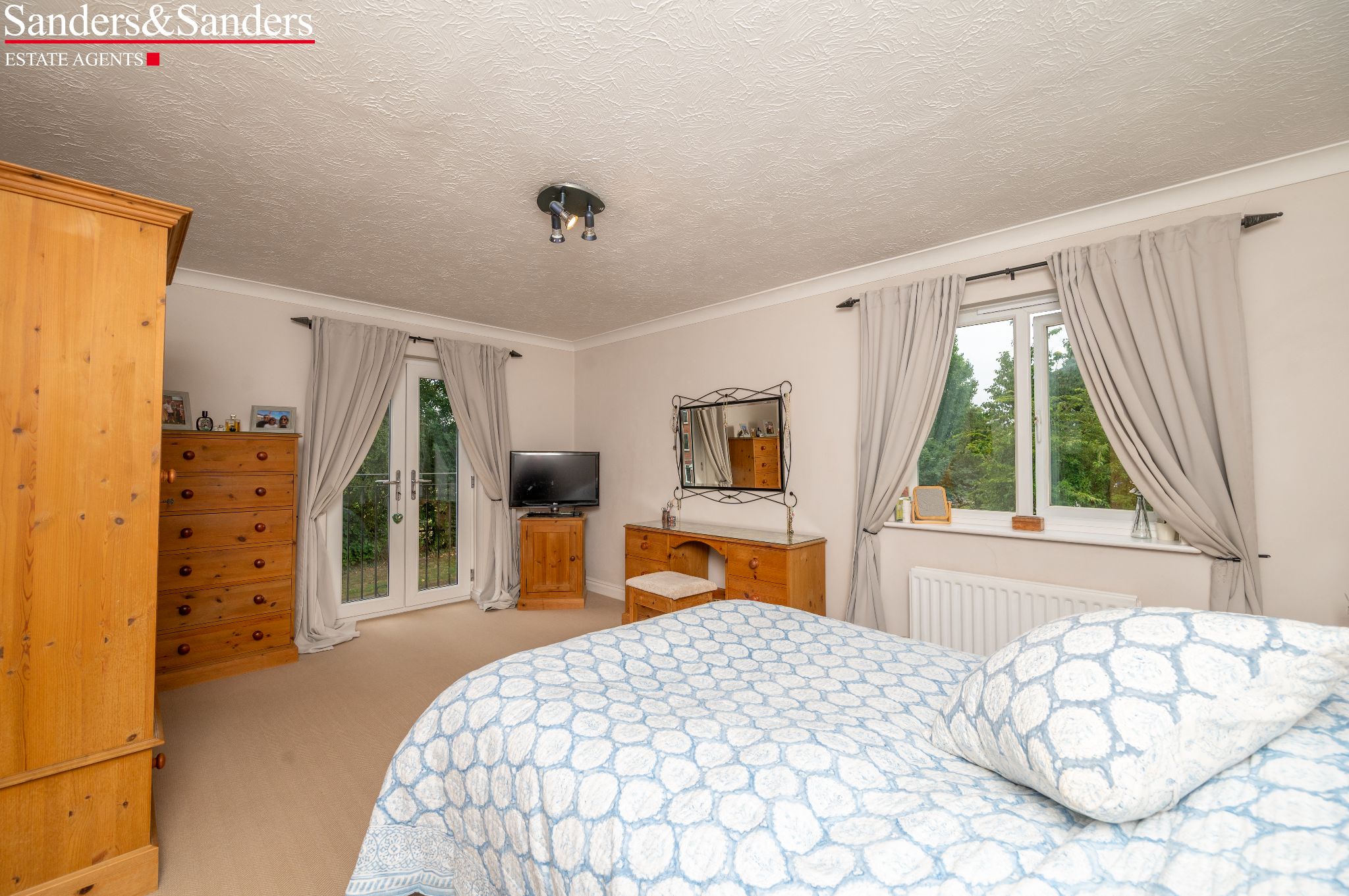 3 bedroom end terraced house For Sale Alcester - Photograph 10