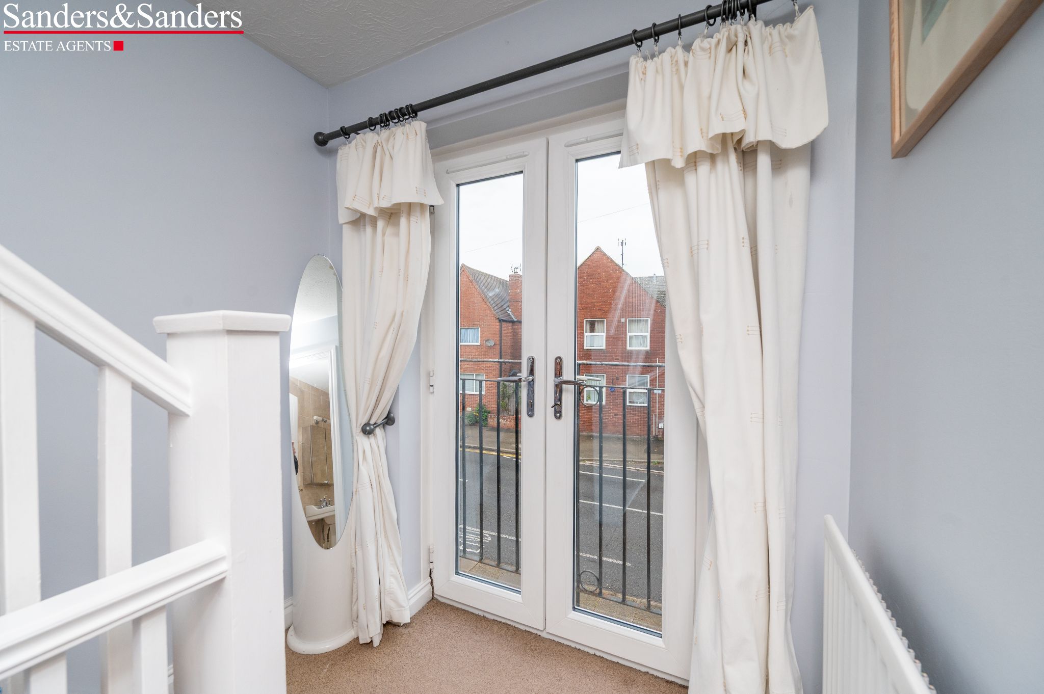 3 bedroom end terraced house For Sale Alcester - Photograph 9