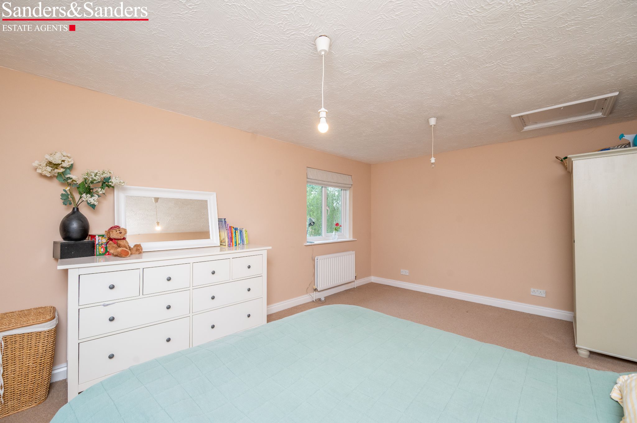 3 bedroom end terraced house For Sale Alcester - Photograph 16