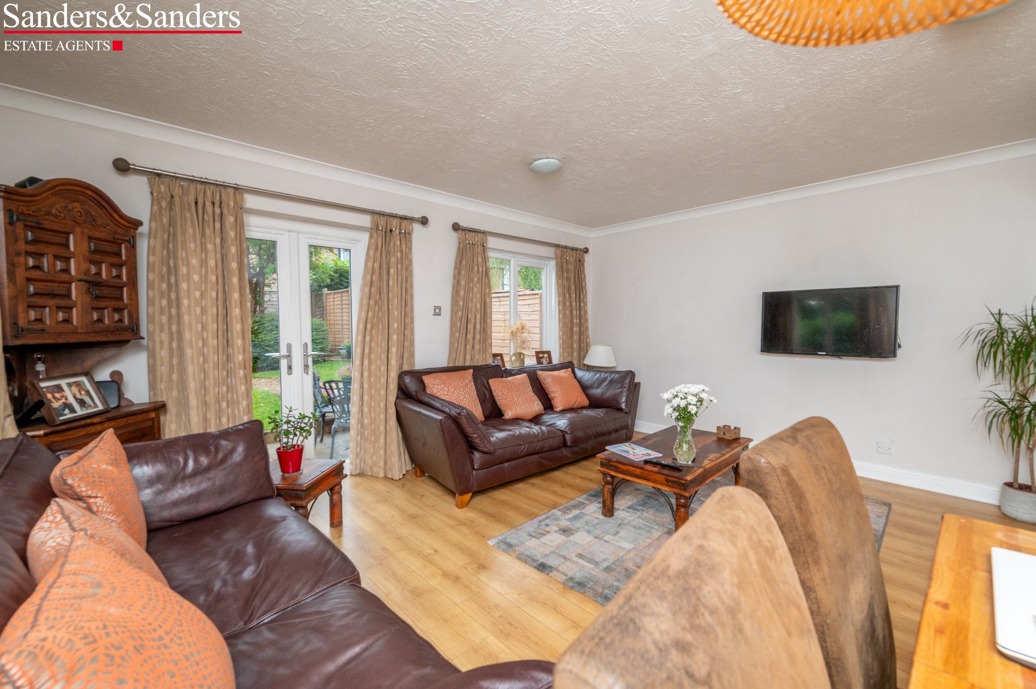 3 bedroom end terraced house For Sale Alcester - Photograph 5