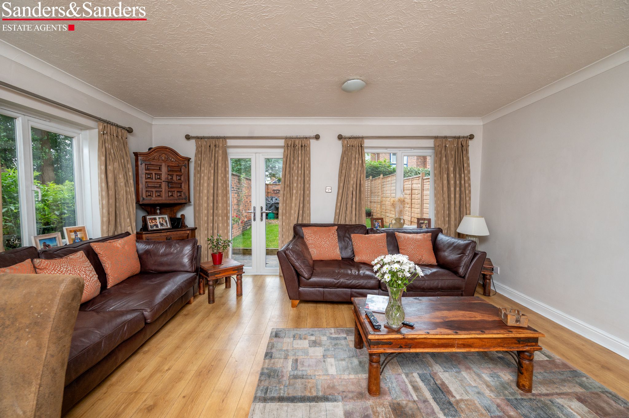 3 bedroom end terraced house For Sale Alcester - Photograph 4