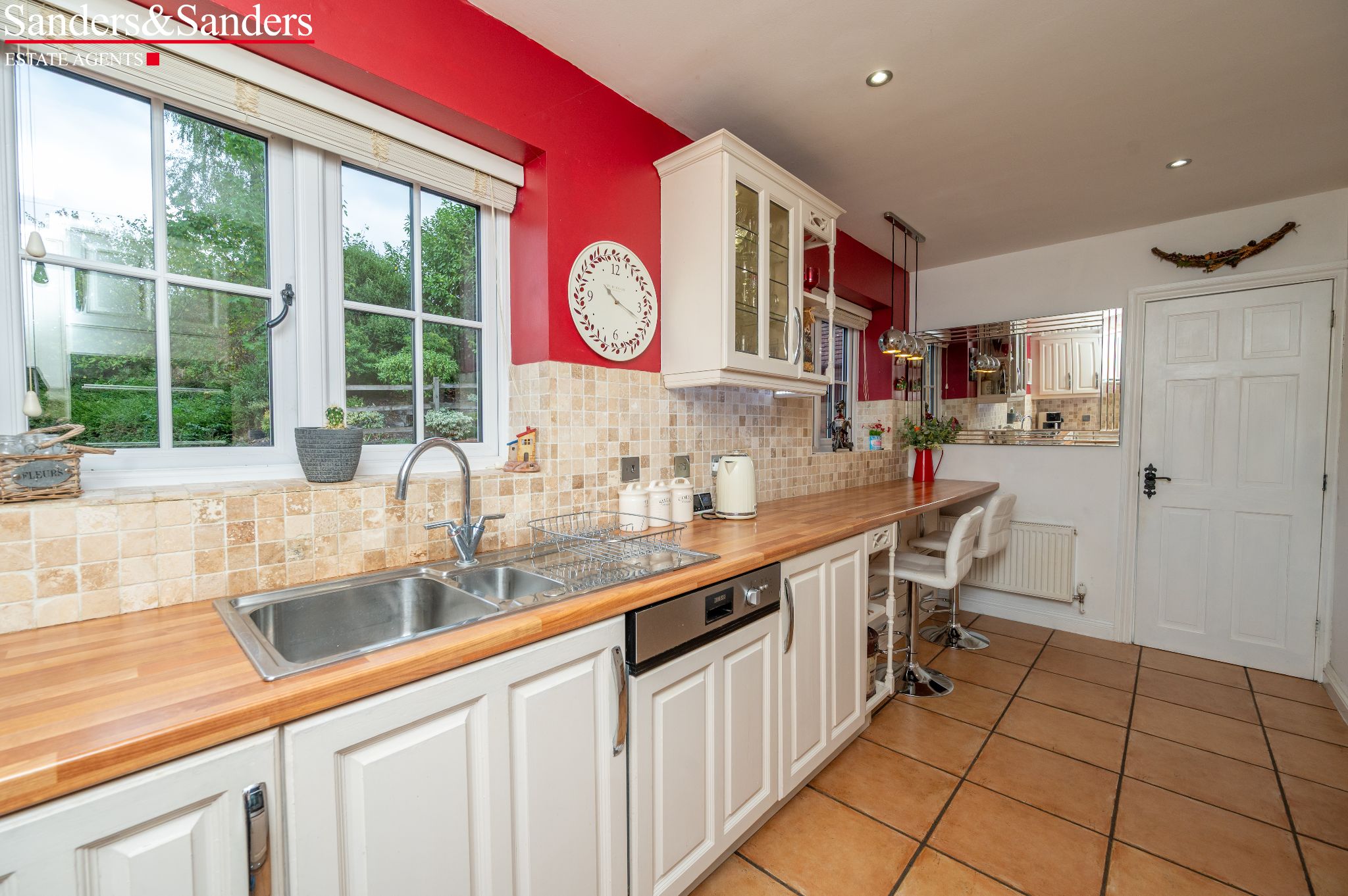 4 bedroom link detached house For Sale in Broom, Bidford-on-avon, Alcester - Photograph 12