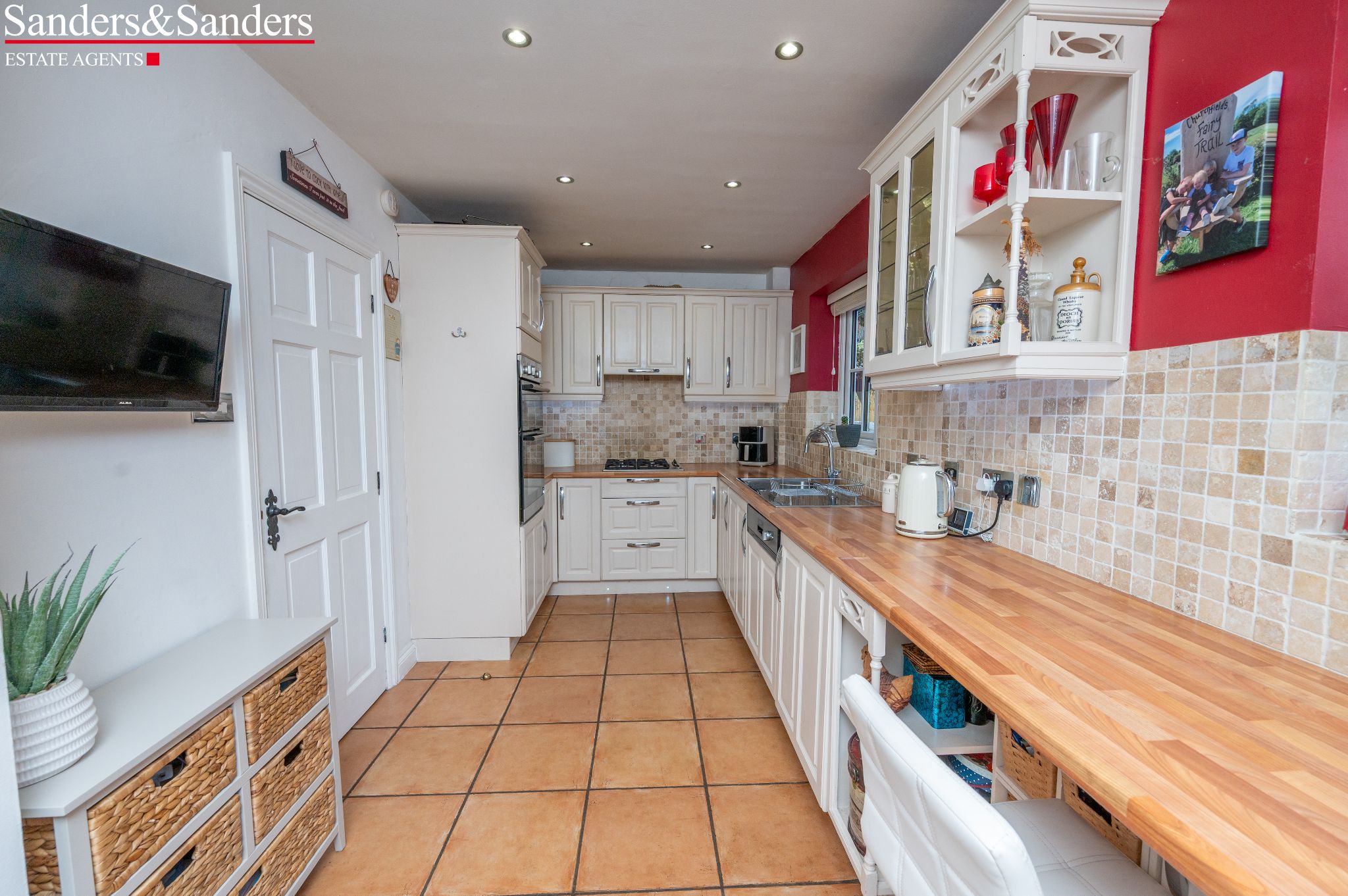 4 bedroom link detached house For Sale in Broom, Bidford-on-avon, Alcester - Photograph 13