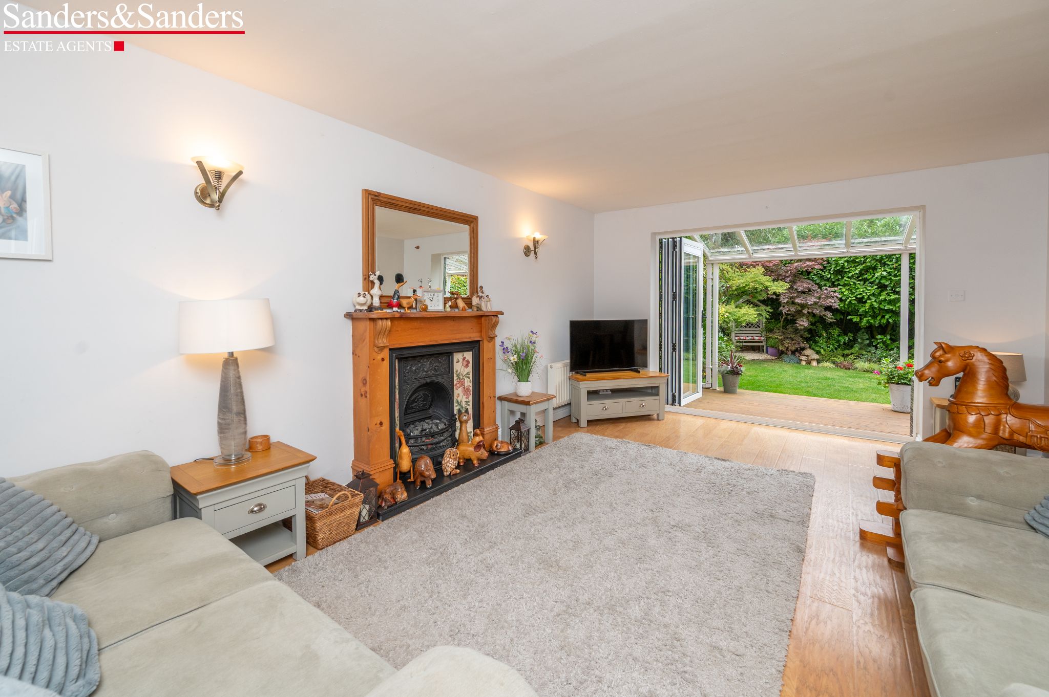 4 bedroom link detached house For Sale in Broom, Bidford-on-avon, Alcester - Photograph 4