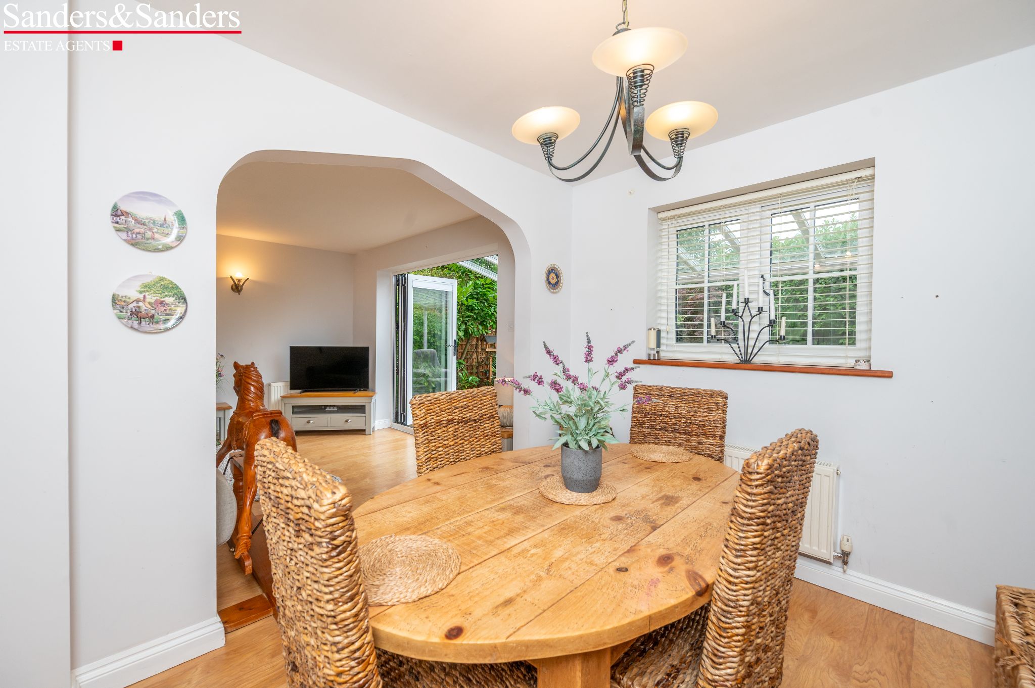 4 bedroom link detached house For Sale in Broom, Bidford-on-avon, Alcester - Photograph 8
