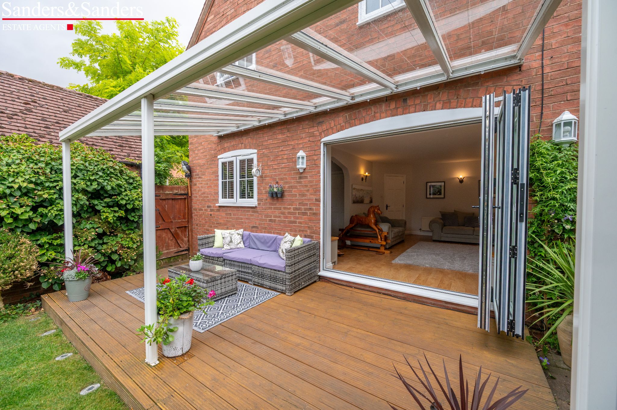 4 bedroom link detached house For Sale in Broom, Bidford-on-avon, Alcester - Photograph 2