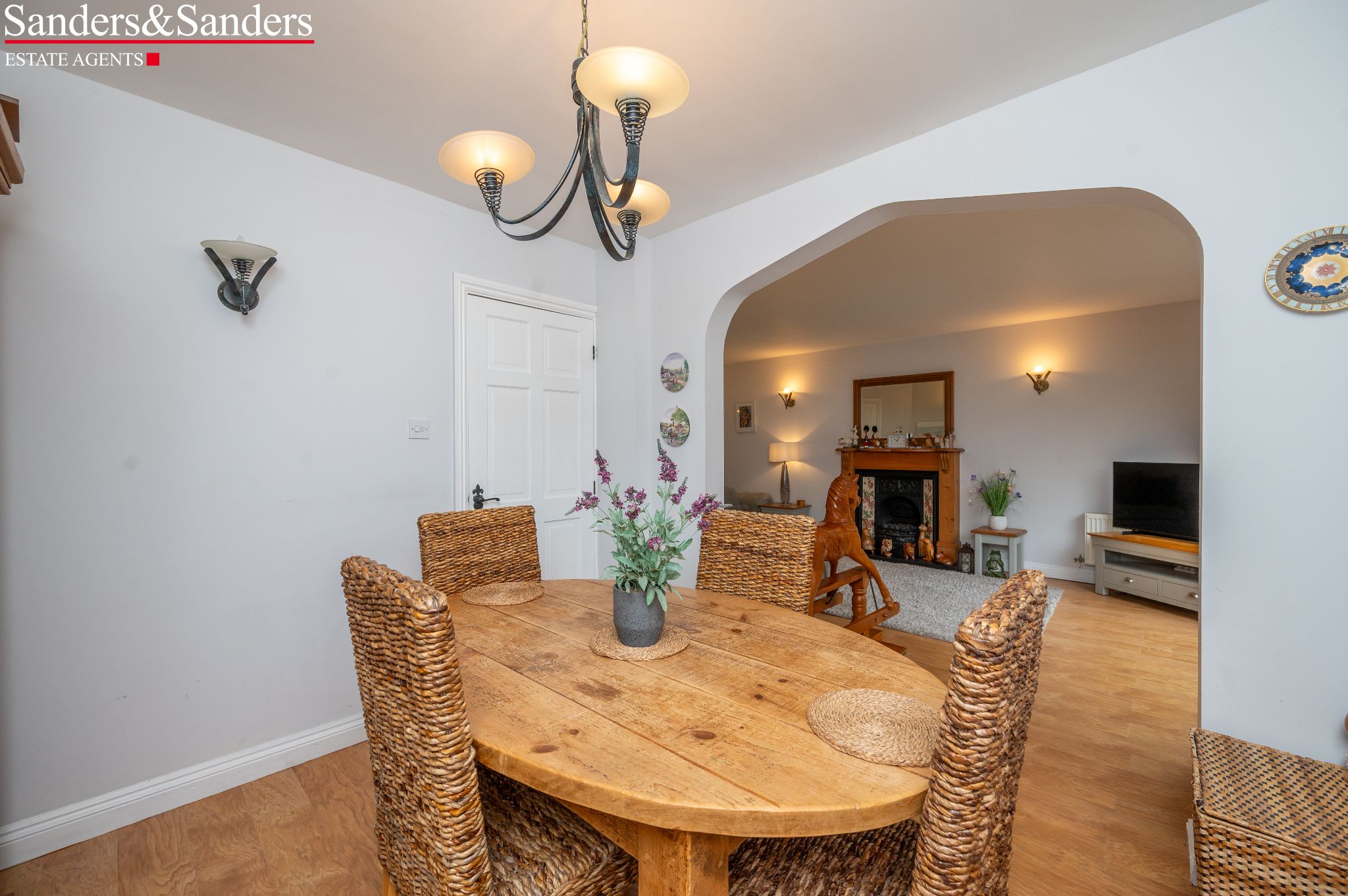 4 bedroom link detached house For Sale in Broom, Bidford-on-avon, Alcester - Photograph 9