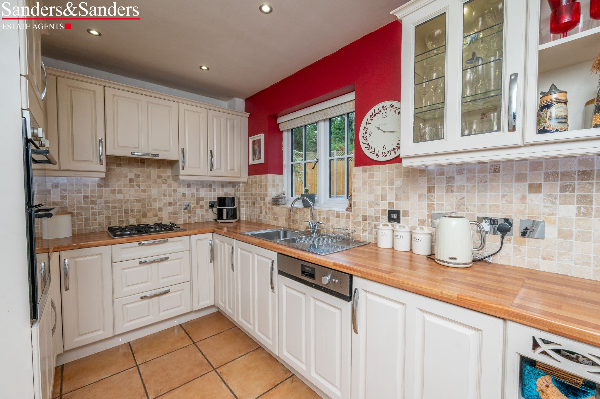 4 bedroom link detached house For Sale in Broom, Bidford-on-avon, Alcester - Photograph 14