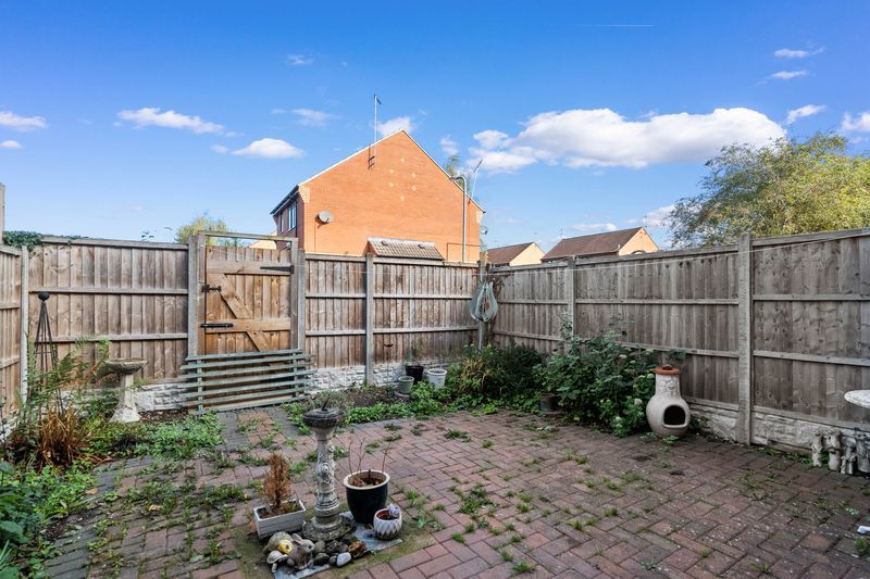 2 bedroom mid terraced house For Sale Alcester - Photograph 9