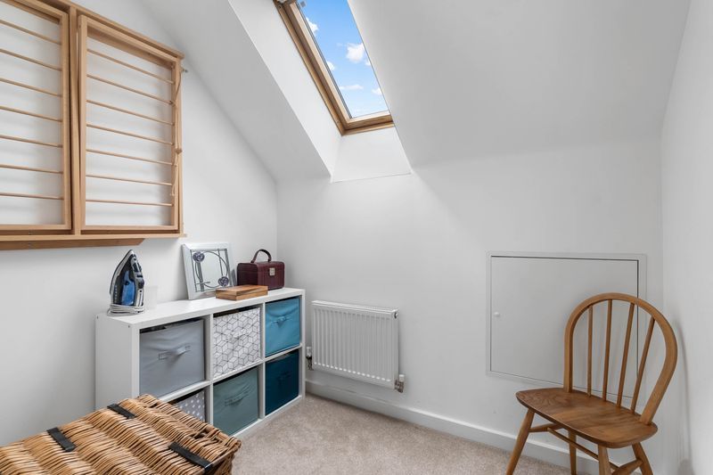 3 bedroom semi-detached house For Sale in Bidford-on-avon, Alcester - Photograph 11