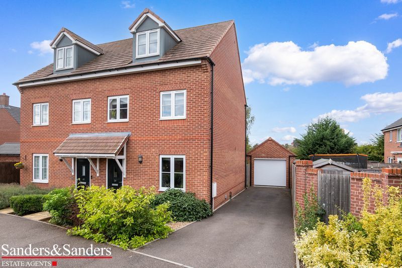 3 bedroom semi-detached house For Sale in Bidford-on-avon, Alcester - Photograph 1