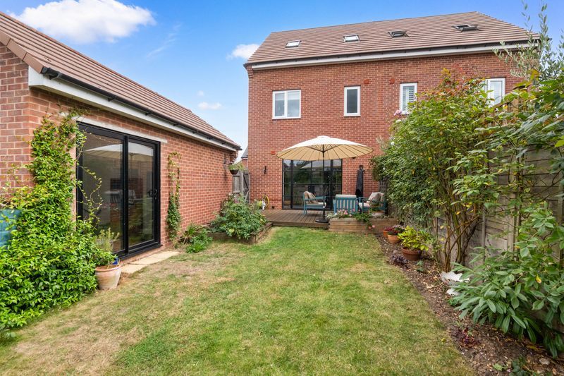 3 bedroom semi-detached house For Sale in Bidford-on-avon, Alcester - Photograph 3
