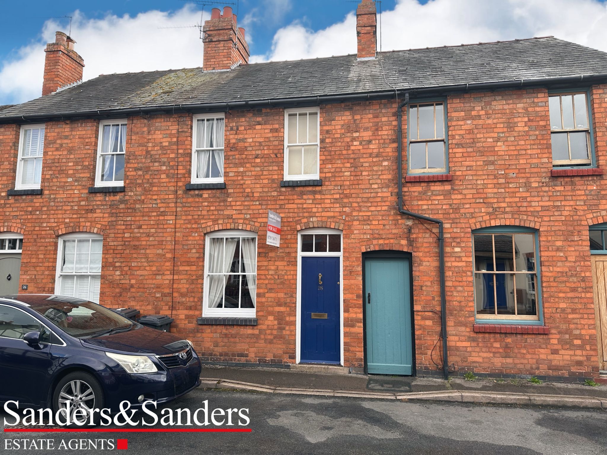 2 bedroom cottage house For Sale Alcester - Photograph 1
