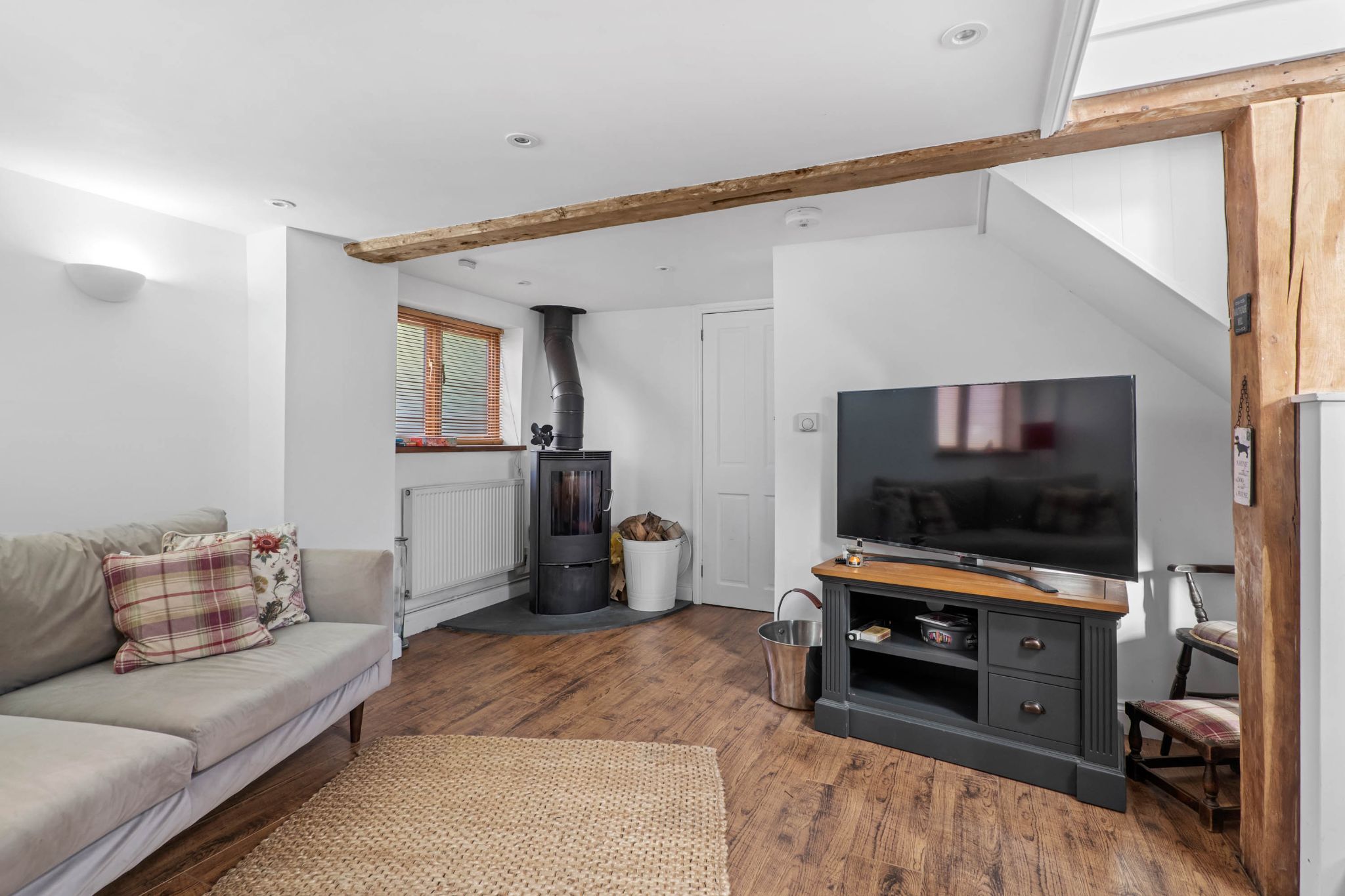 3 bedroom cottage house To Let in Rous Lench, Evesham - Photograph 3