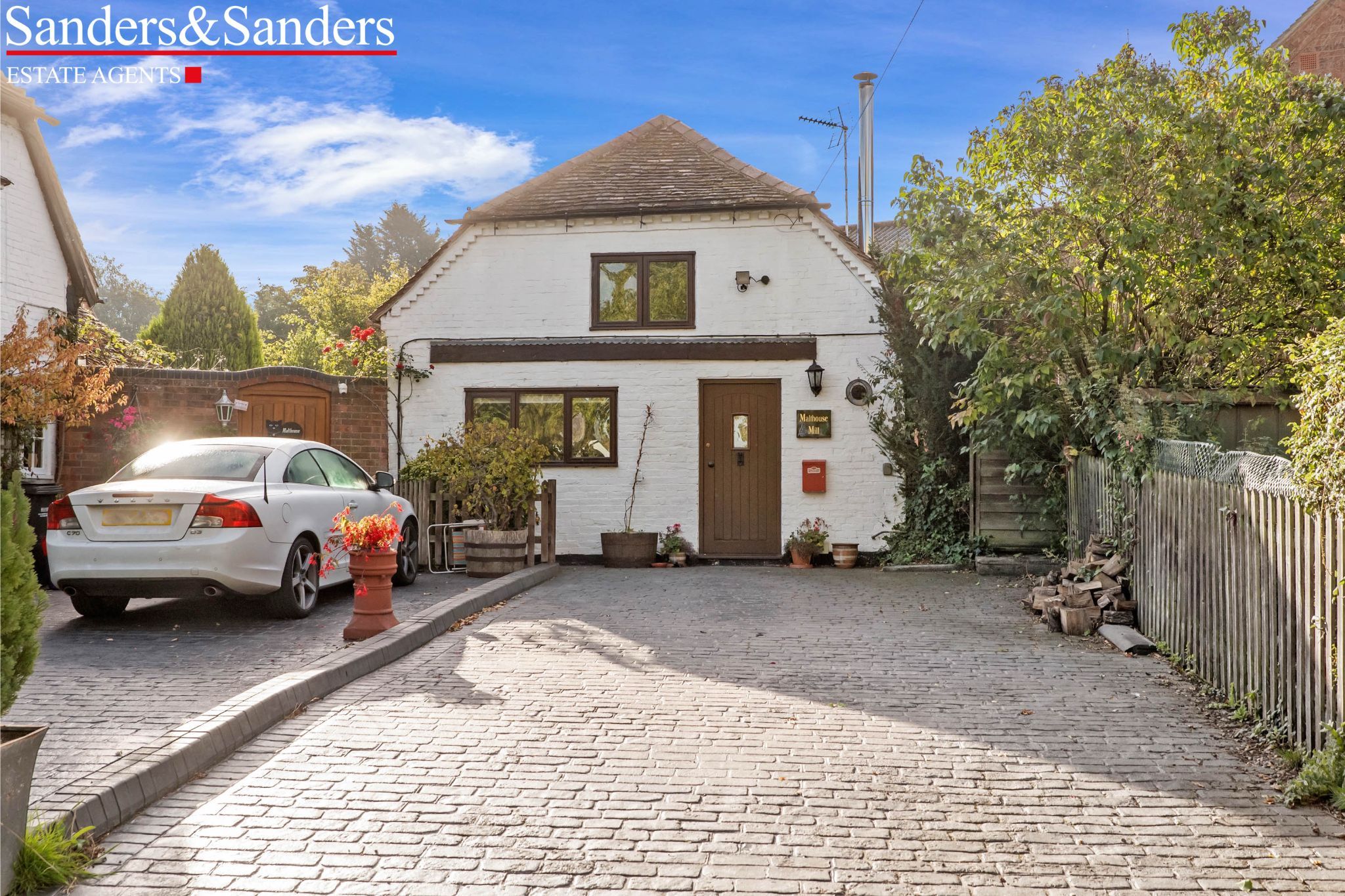 3 bedroom cottage house To Let in Rous Lench, Evesham - Photograph 1