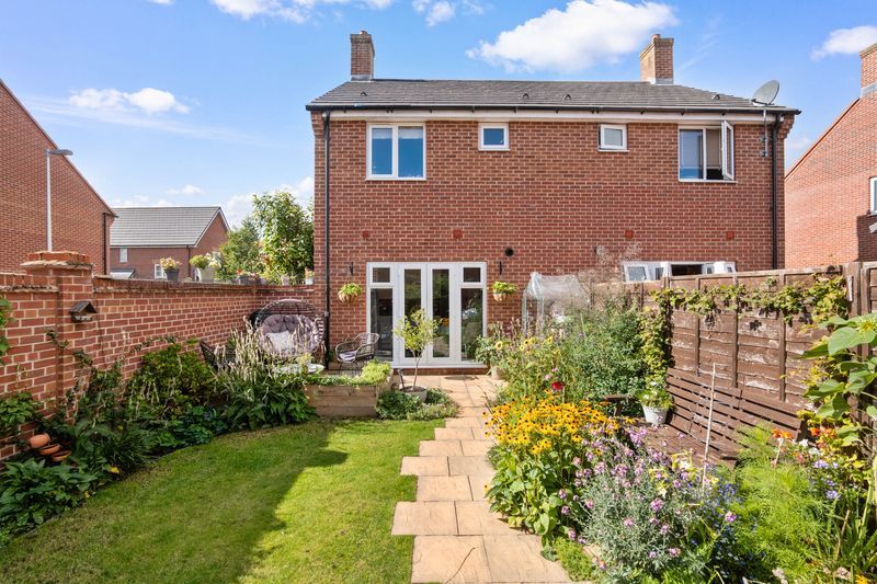 2 bedroom semi-detached house For Sale in Bidford-on-avon, Alcester - Photograph 13