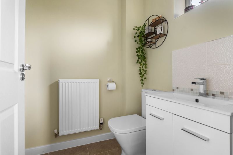 2 bedroom semi-detached house For Sale in Bidford-on-avon, Alcester - Photograph 10