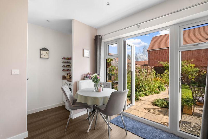2 bedroom semi-detached house For Sale in Bidford-on-avon, Alcester - Photograph 7