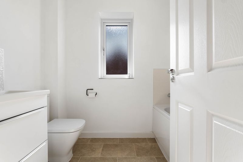 2 bedroom semi-detached house For Sale in Bidford-on-avon, Alcester - Photograph 12
