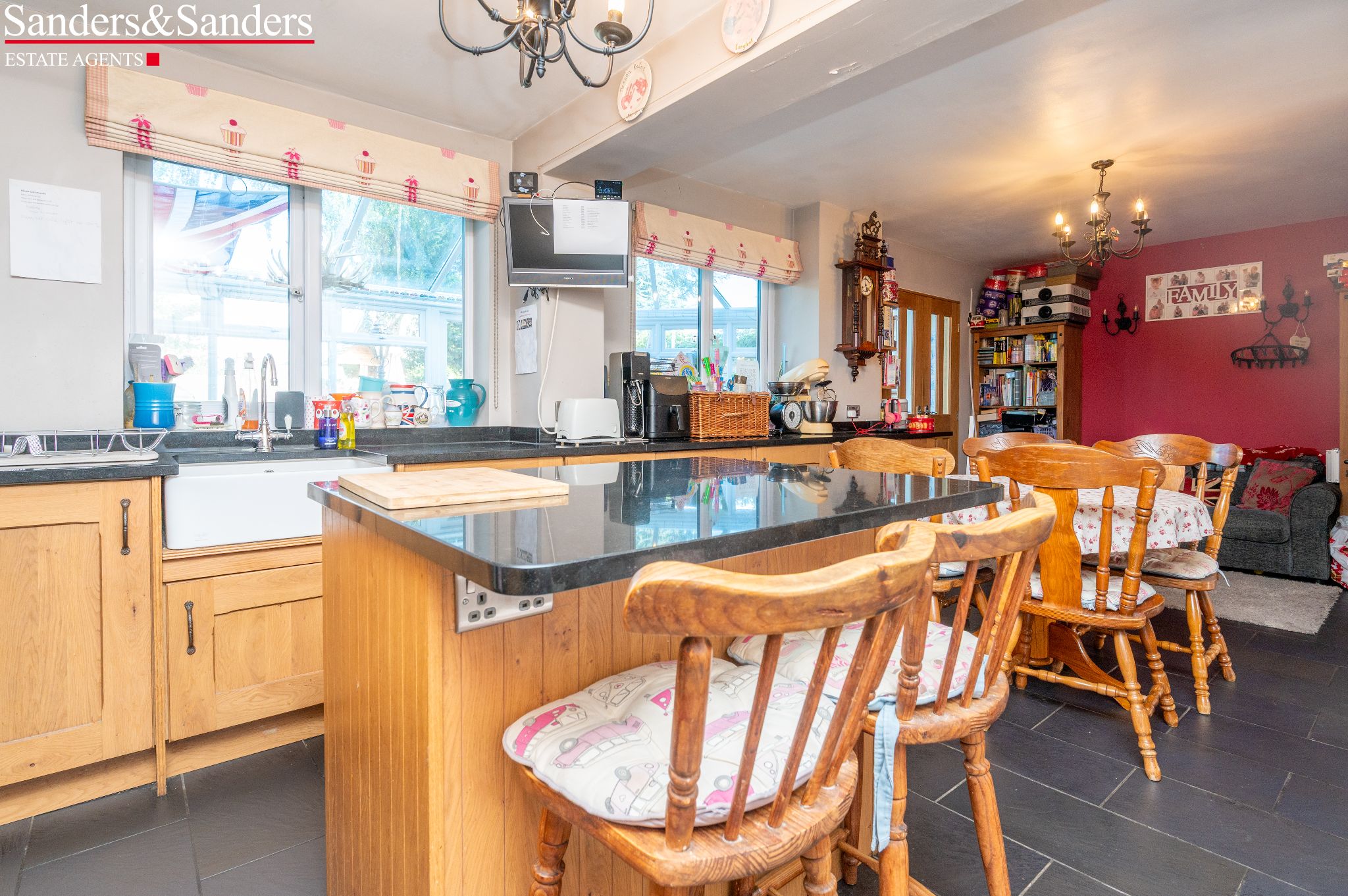 3 bedroom semi-detached house For Sale in Bidford-on-avon, Alcester - Photograph 7