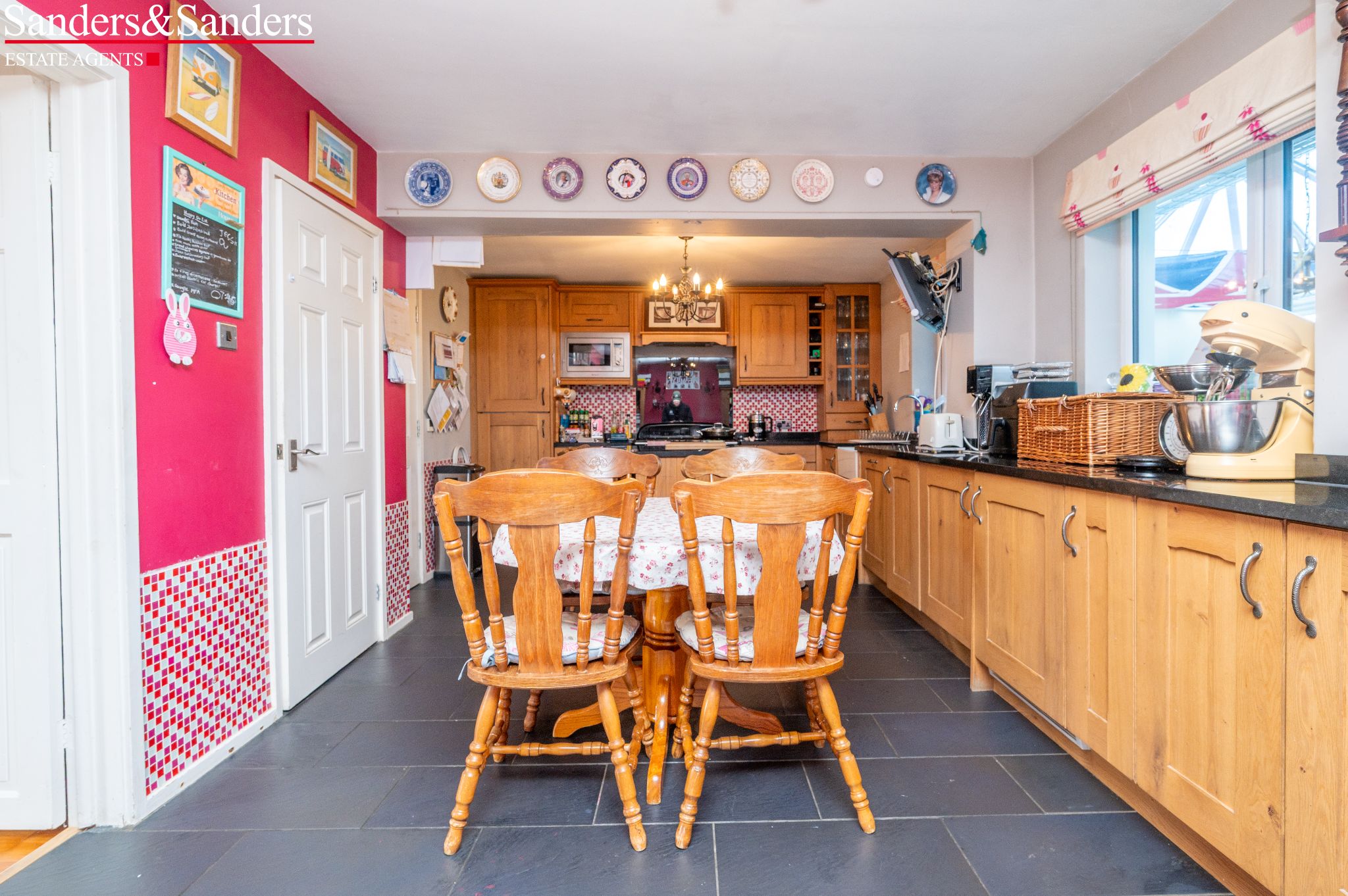 3 bedroom semi-detached house For Sale in Bidford-on-avon, Alcester - Photograph 8