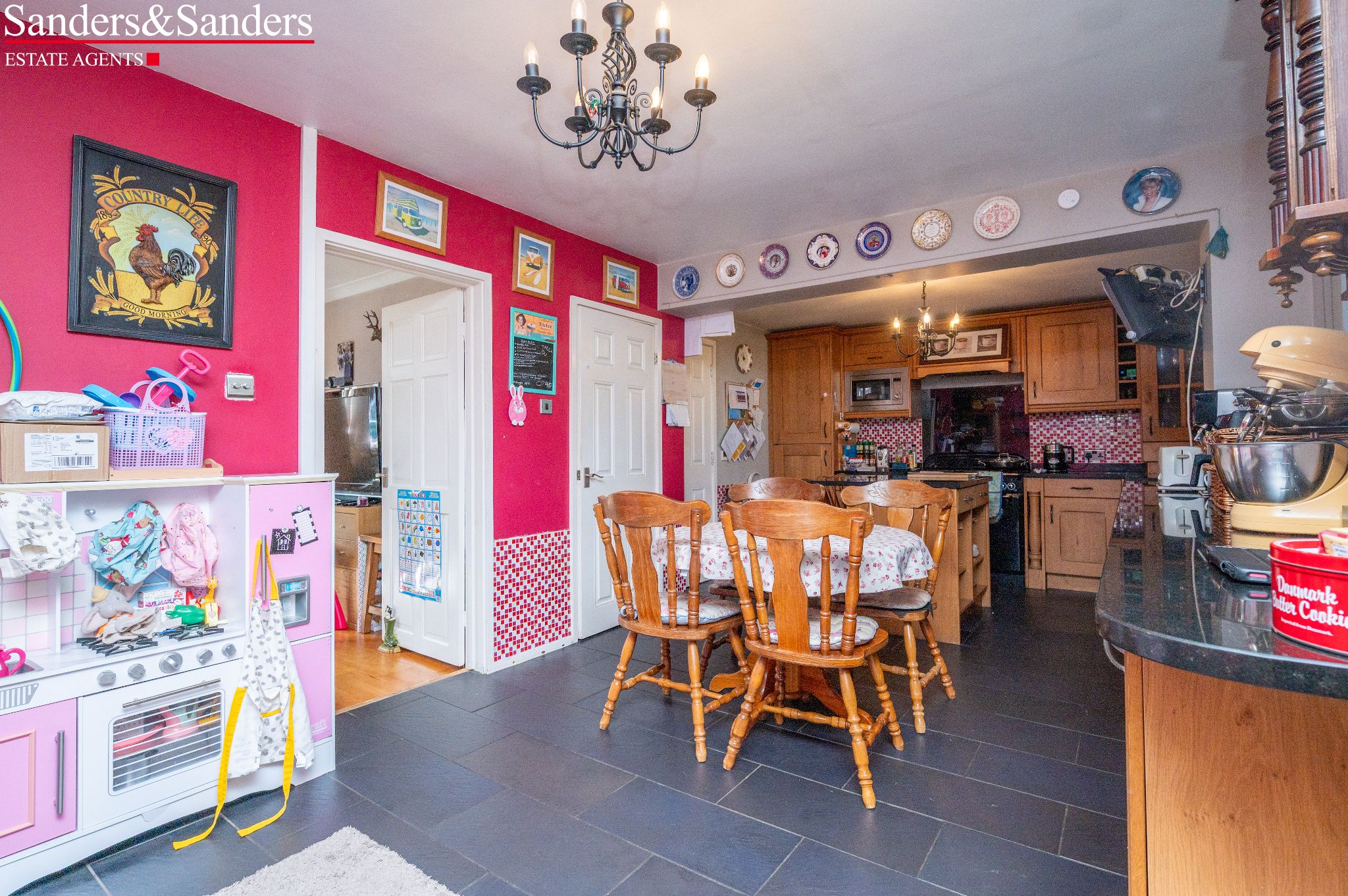 3 bedroom semi-detached house For Sale in Bidford-on-avon, Alcester - Photograph 6
