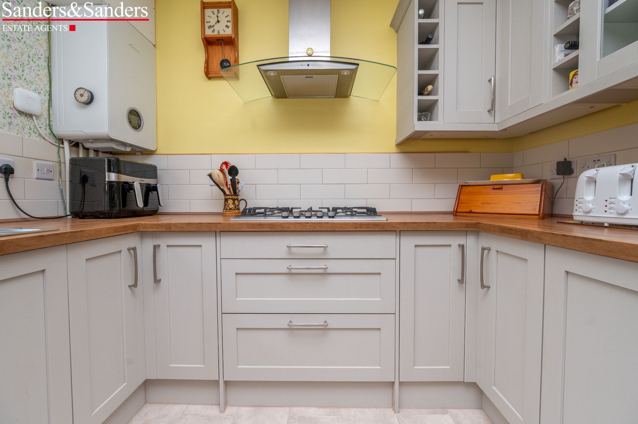 4 bedroom semi-detached house SSTC in Bidford-on-avon, Alcester - Photograph 13